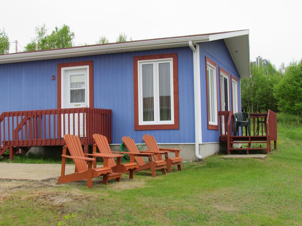 Les Chalets Au Bord De La Mer Les Escoumins Oda fotoğraf